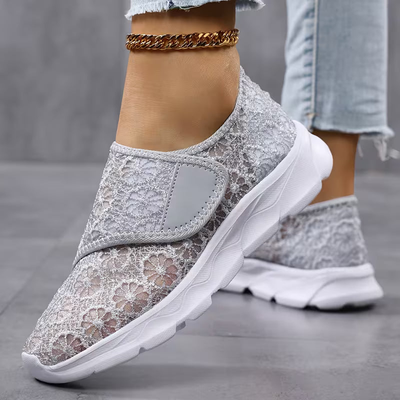 Sabyne - Adidași cu Dantelă Florală și închidere cu Velcro