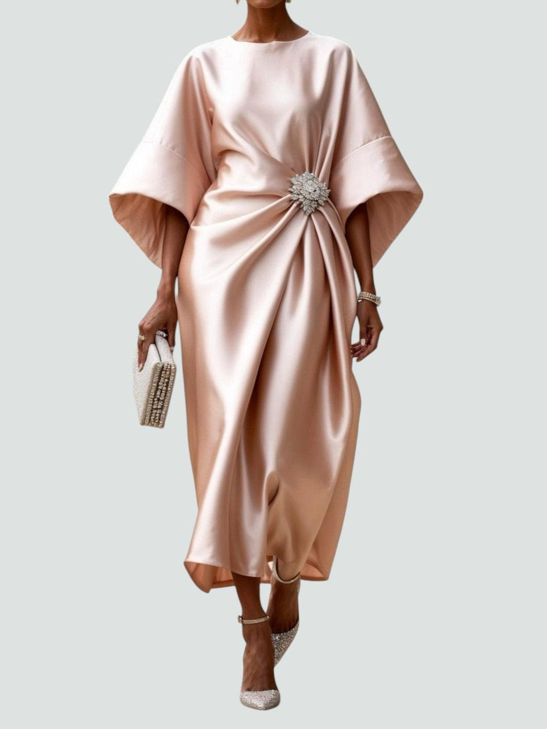 Marijona - Rochie lungă Modernă cu Mâneci Cape Din Satin