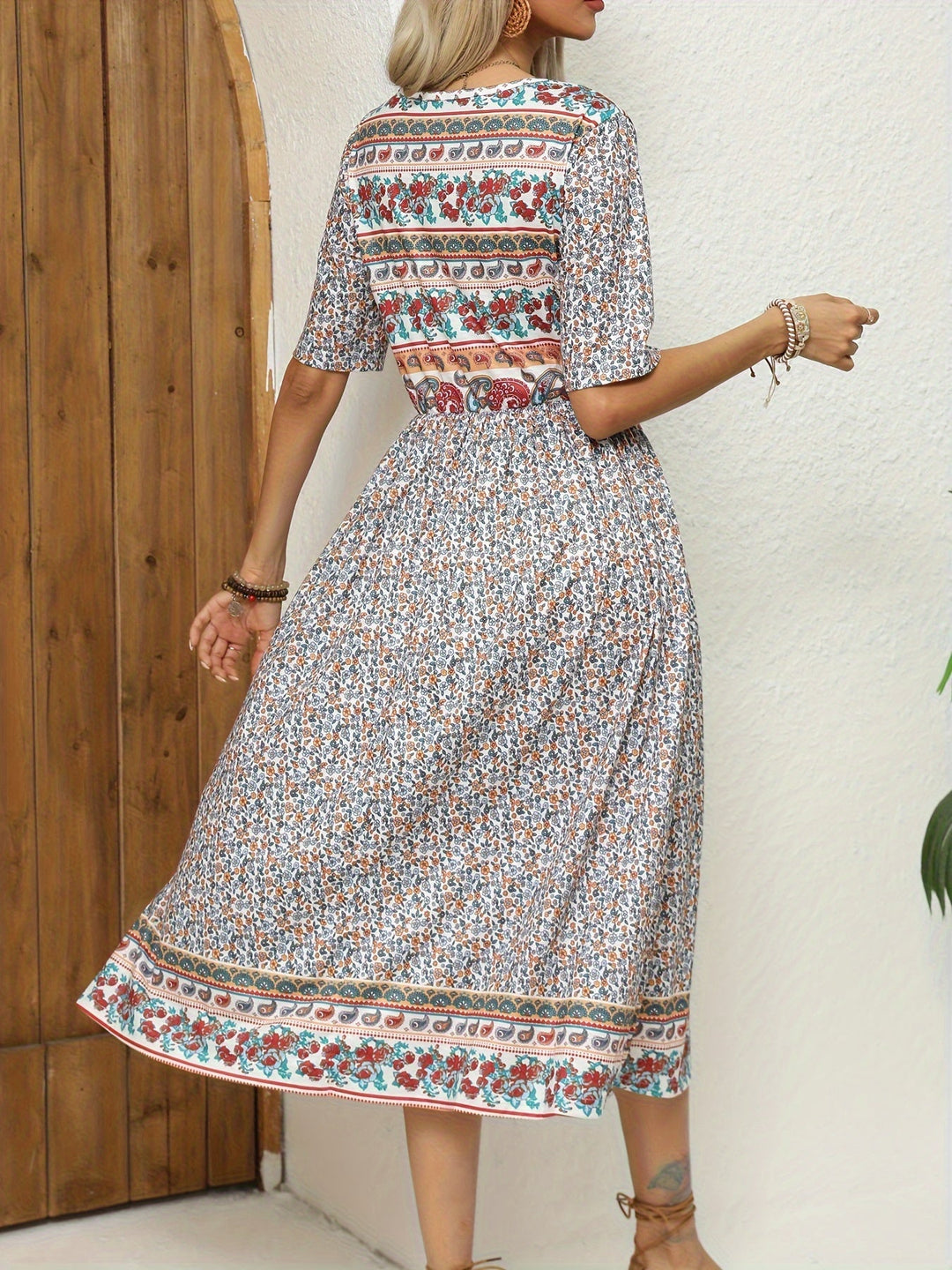 Jeeni - Rochie Cu Mâneci Scurte Si Smprimeu Floral