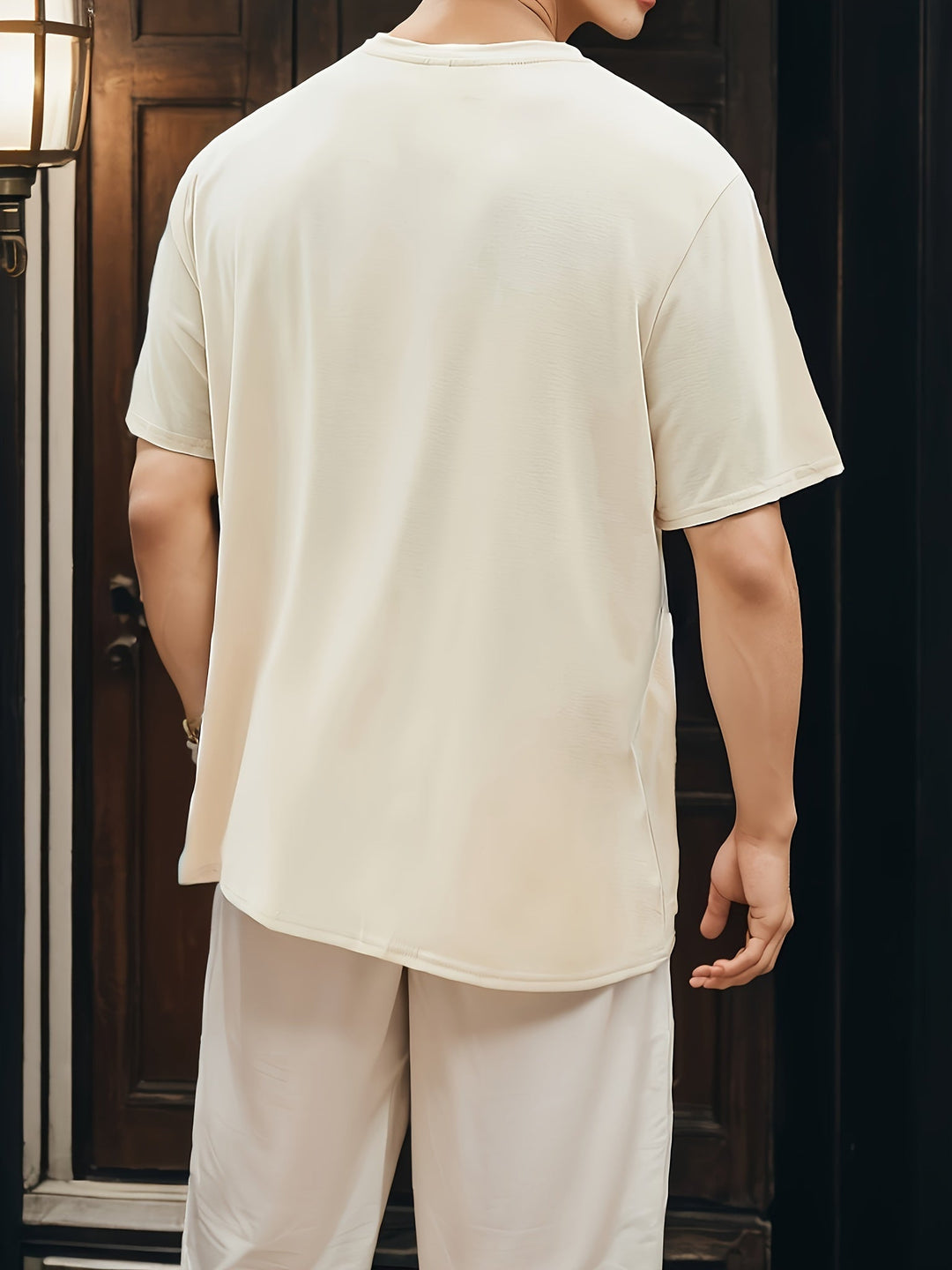 Focus – Tricou Elegant Cu Proiectare Efect