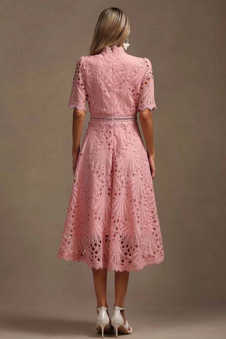 Vorelle - Rochie Casual cu Mâneci Scurte și Broderie Florală