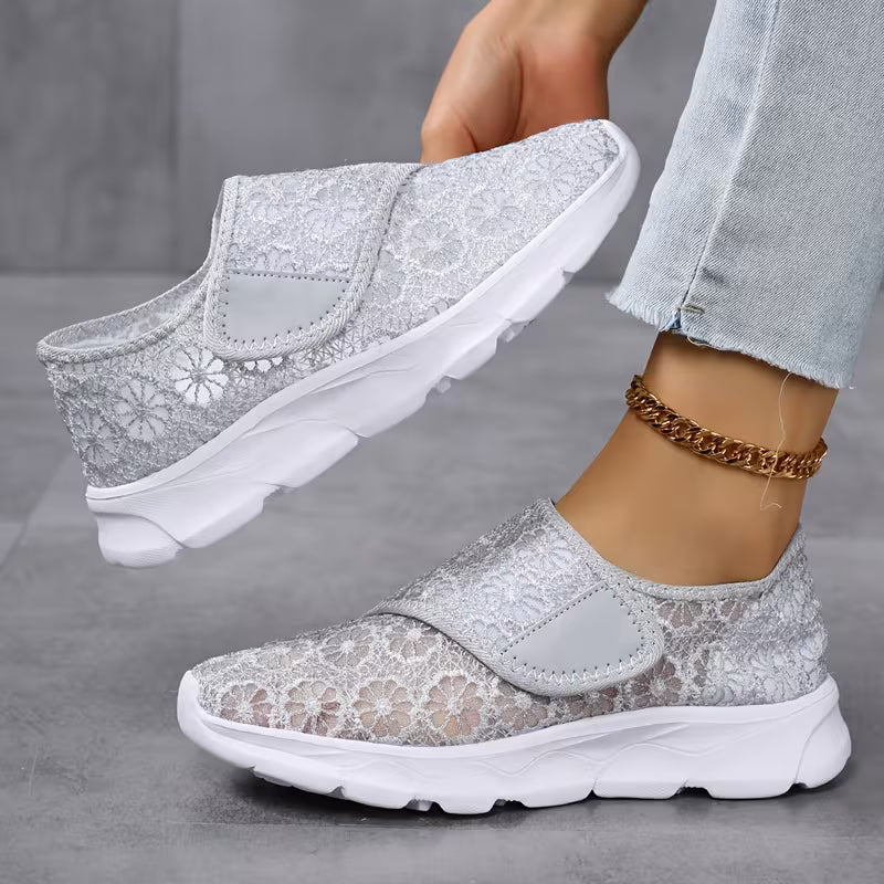 Sabyne - Adidași cu Dantelă Florală și închidere cu Velcro
