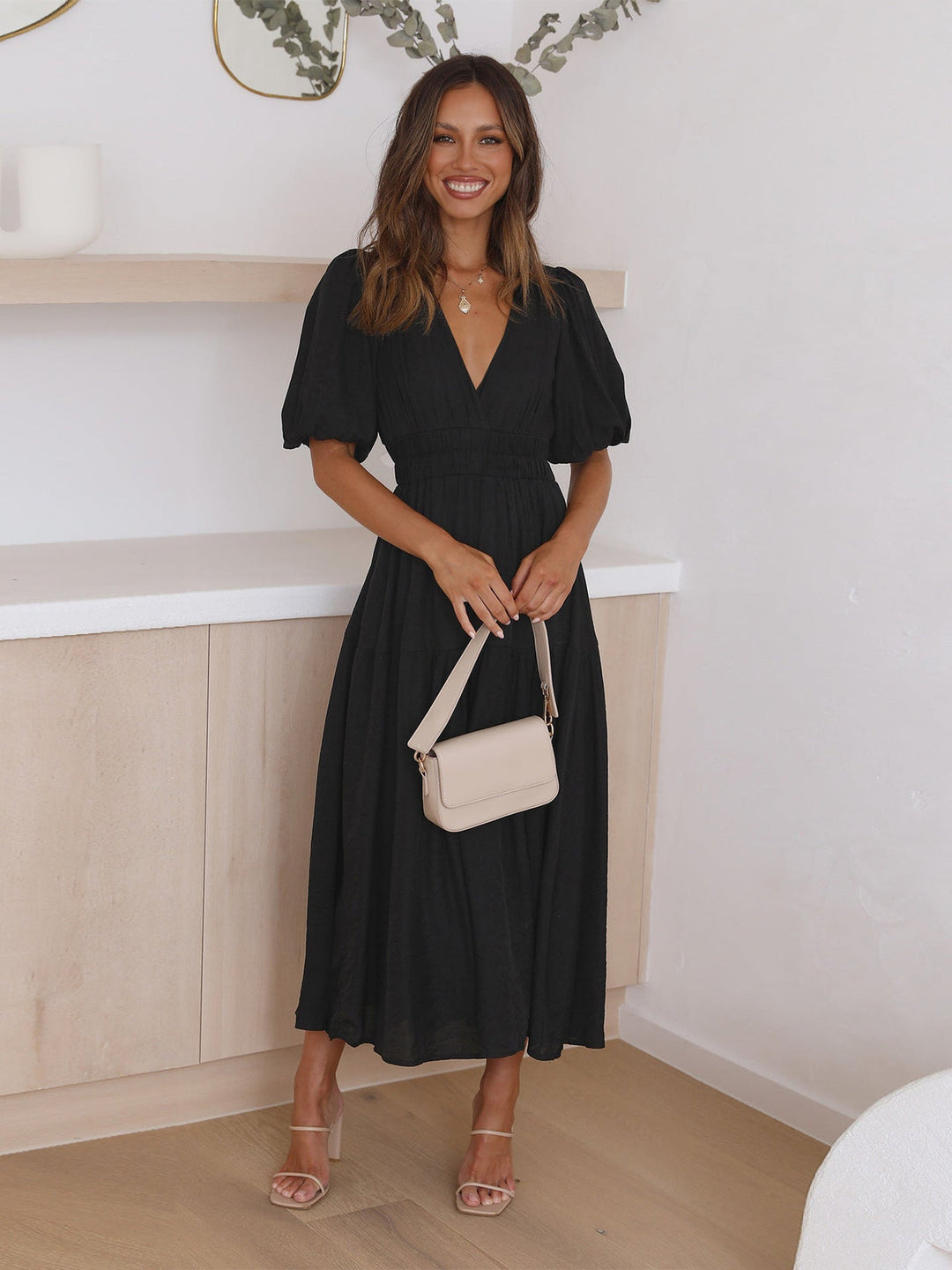Delphine - Rochie MIDI Elegantă Cu Decolteu În V Și Mâneci Cu Volane