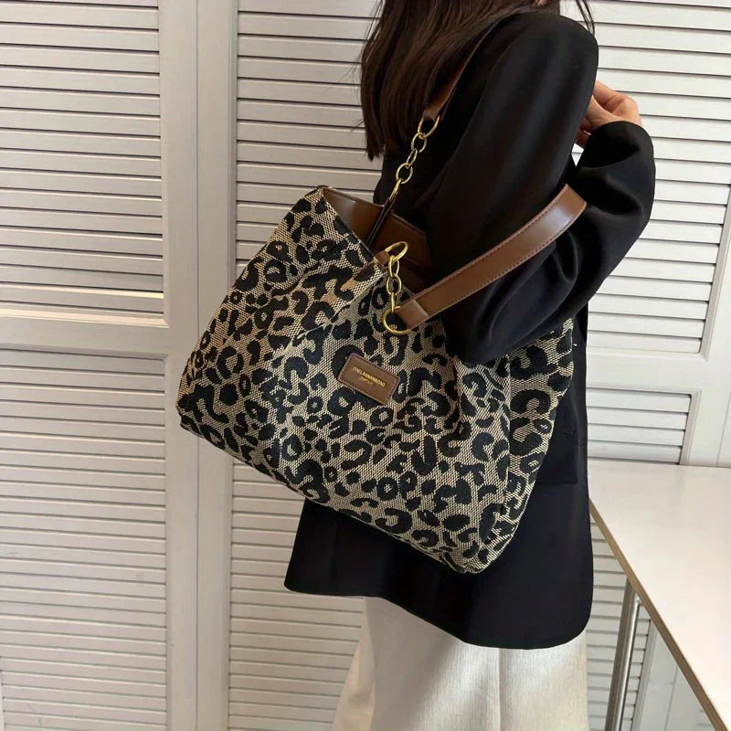 Leonora - Geantă Tote cu Charm Leopard