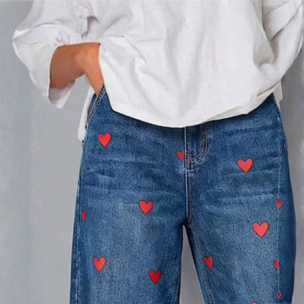 Raemaa - Pantaloni Din Denim Până la Gleznă Cu Imprimeu Cu Inimioare