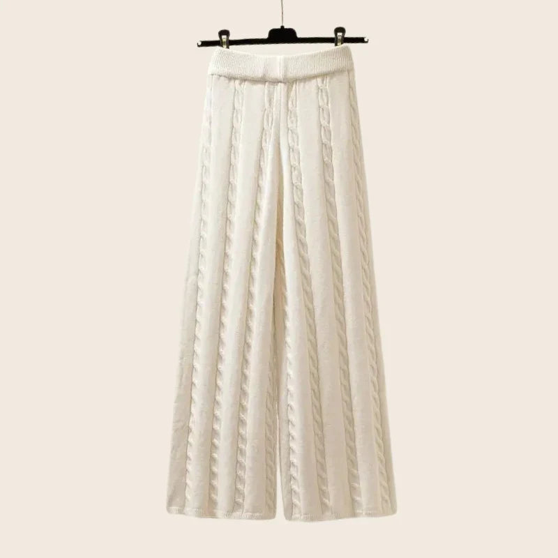 Regine – Set Confortabil Din Tricot Format Din 3 Piese