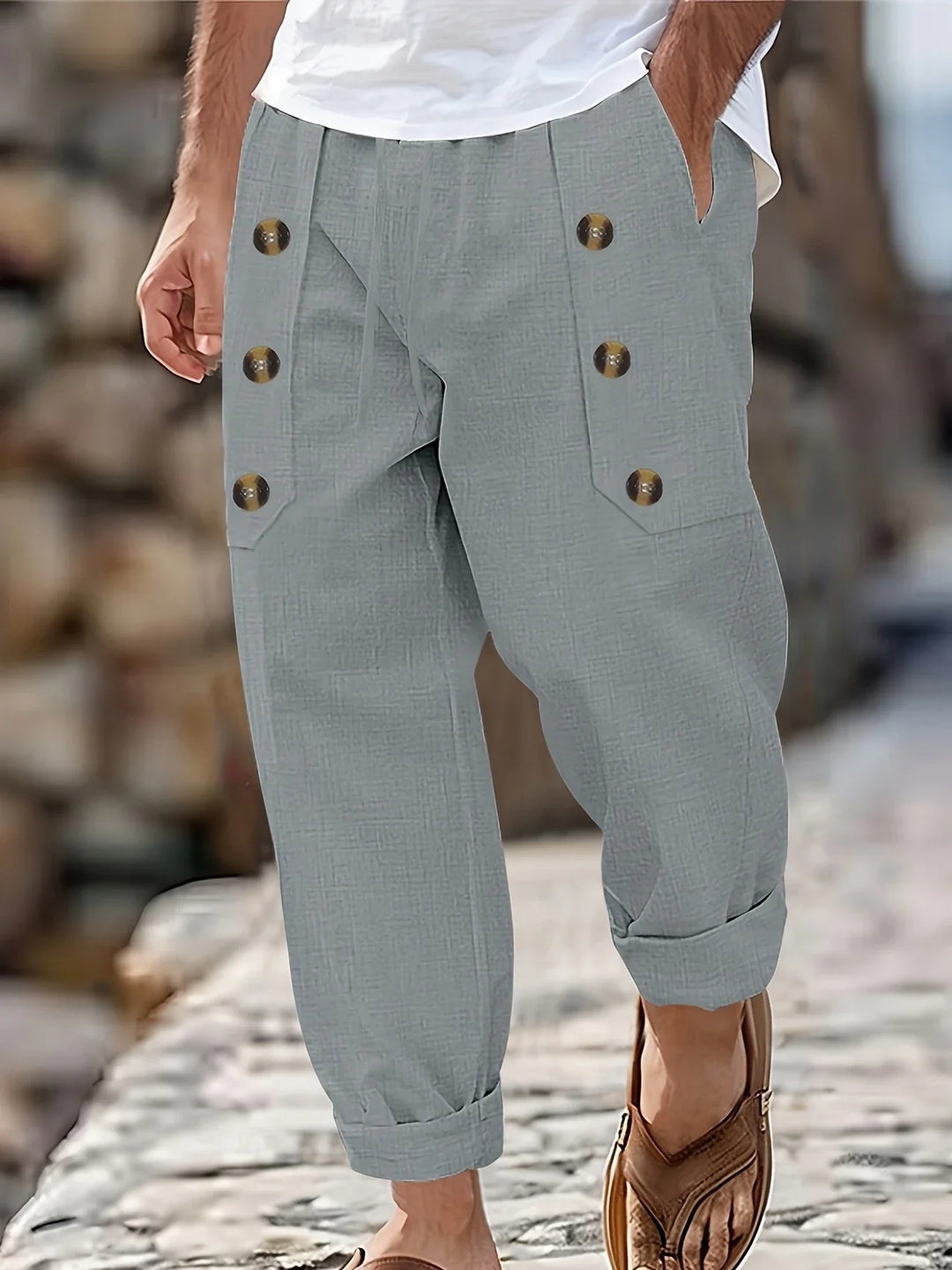 Beslan - Pantaloni Eleganți Cu Croi Drept Si Nasturi Aurii