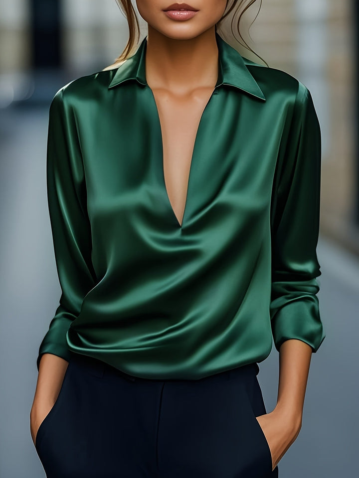Kyrra – Bluză Elegantă Din Satin Cu Decolteu în V