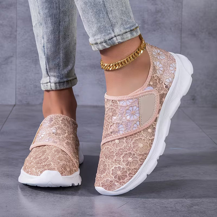 Sabyne - Adidași cu Dantelă Florală și închidere cu Velcro