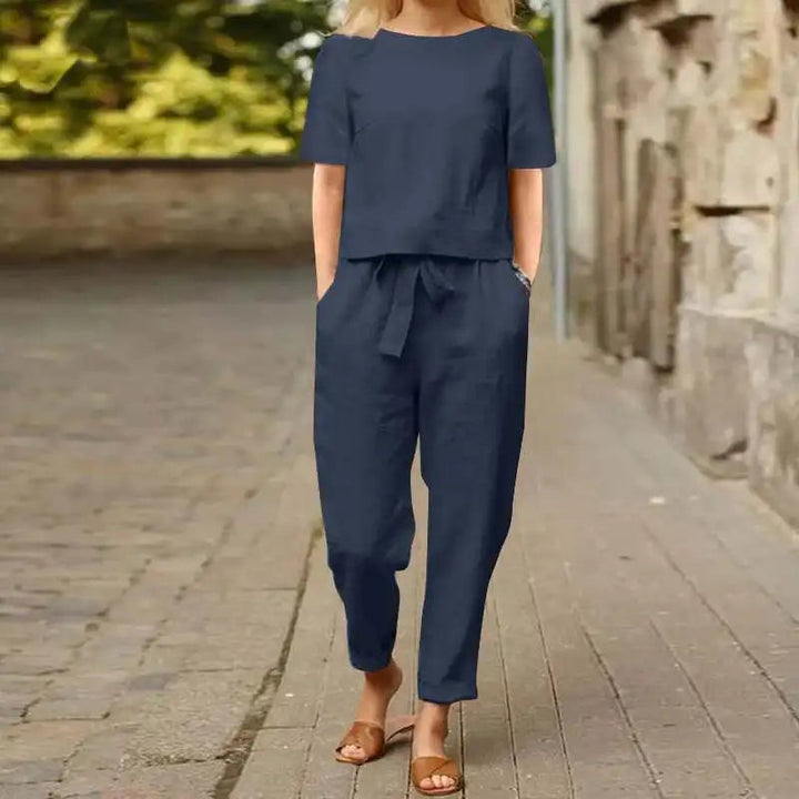 Kiyomi - Set cu Bluză cu Mâneci Scurte și Pantaloni