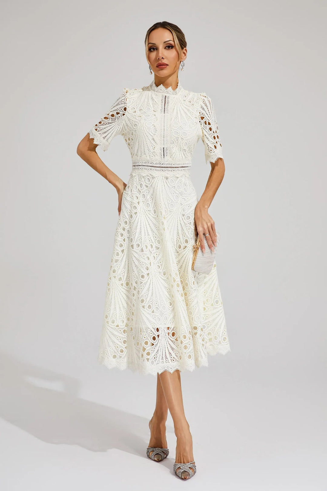 Vorelle - Rochie Casual cu Mâneci Scurte și Broderie Florală