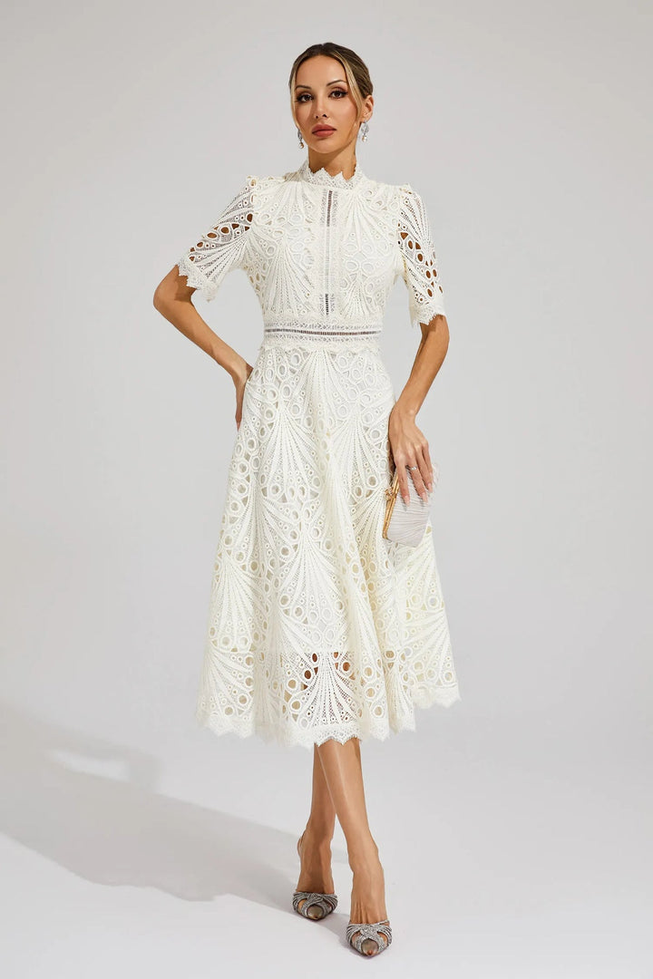 Vorelle - Rochie Casual cu Mâneci Scurte și Broderie Florală