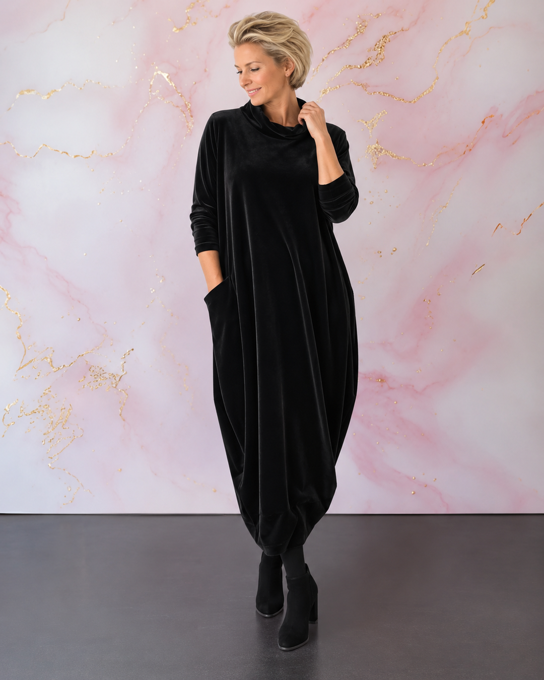 Lellina – Rochie Maxi Din Catifea, Cu Guler Înalt Și Croială Lejeră