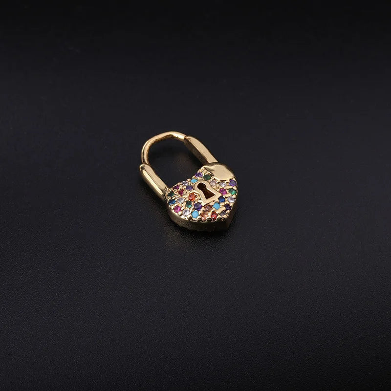 LuxeHeart - Cercei cu Cercei în Formă de Inimă