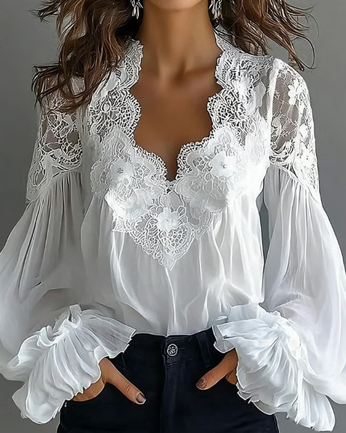 Katija – Bluză Cu Dantelă Florală și Mâneci Bufante