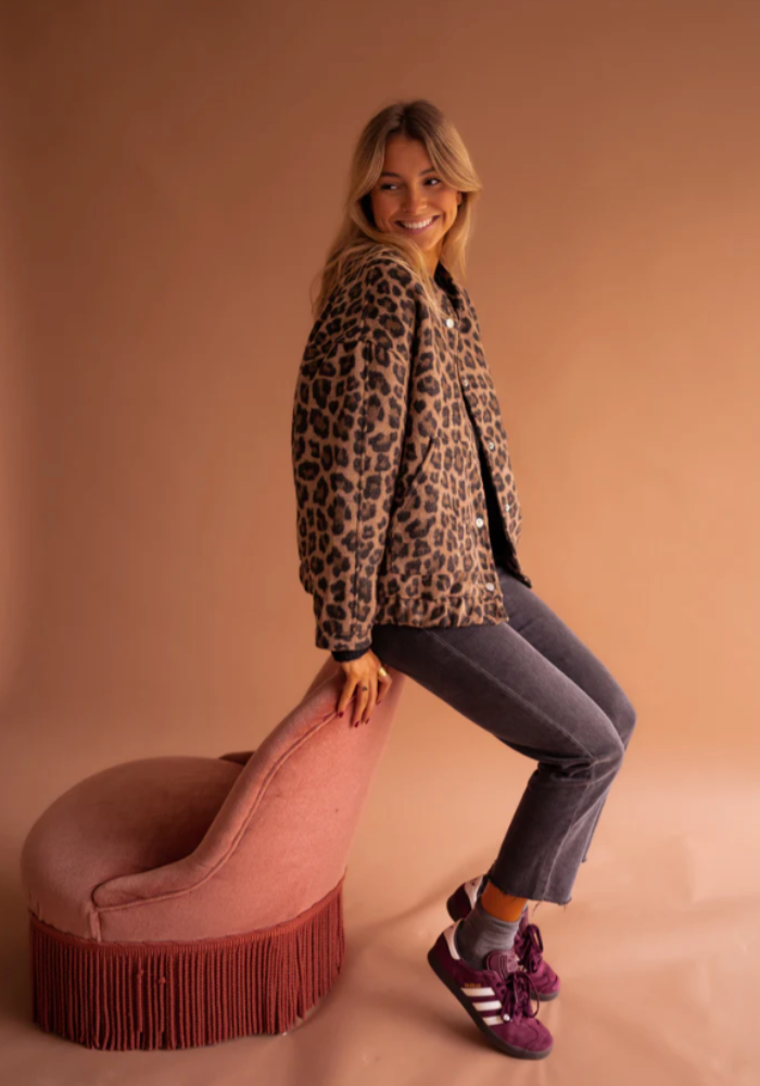Fairuza - Jacheta Cu Nasturi și Imprimeu Leopard