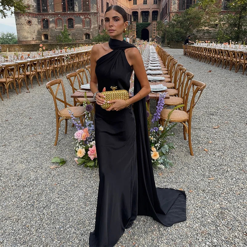 Lucila - Rochie Lungă Cu Gât Halter