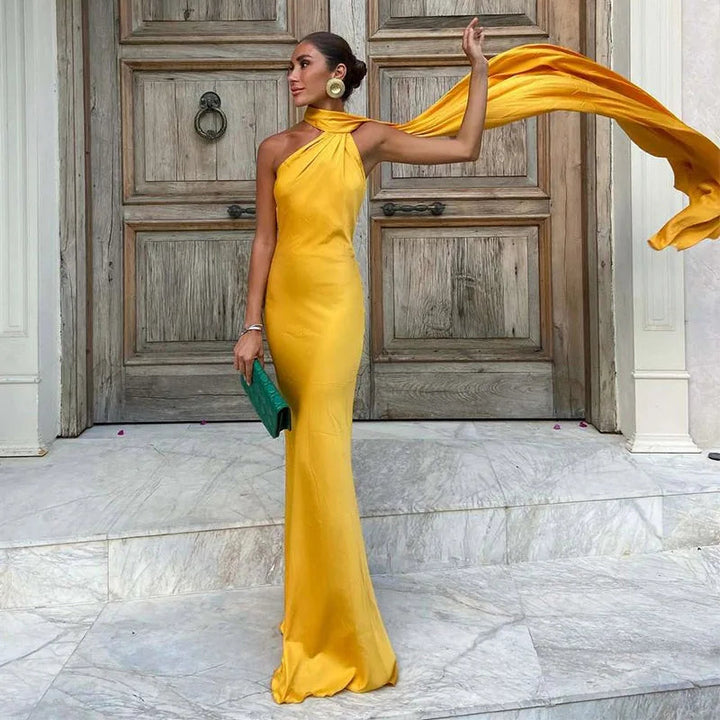 Lucila - Rochie Lungă Cu Gât Halter