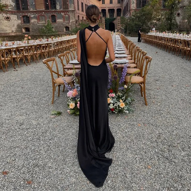 Lucila - Rochie Lungă Cu Gât Halter