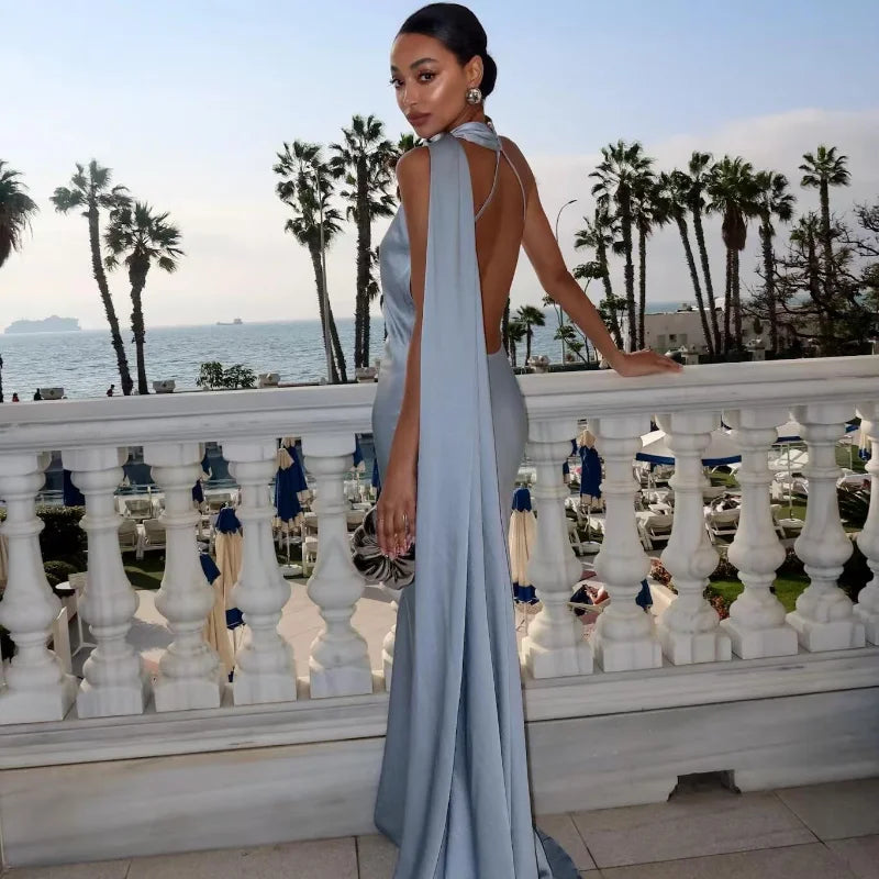 Lucila - Rochie Lungă Cu Gât Halter