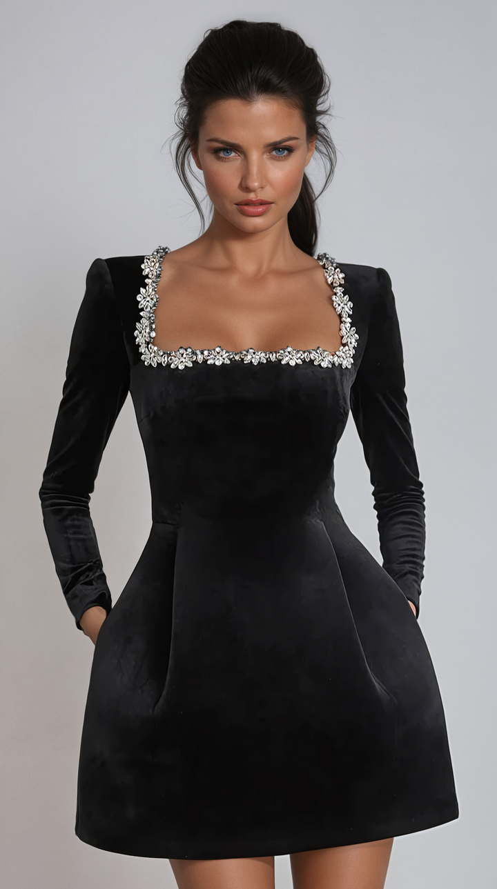 Kaseena - Rochie Mini Din Catifea Cu Gât Pătrat Si Ornamente