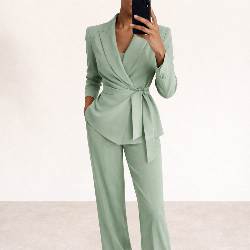 Aliona - Set Blazer Cu Drapaj și Pantaloni