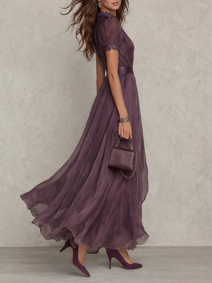 Cynthy – Rochie Lungă în Nuanțe de Prune Cu Dantelă
