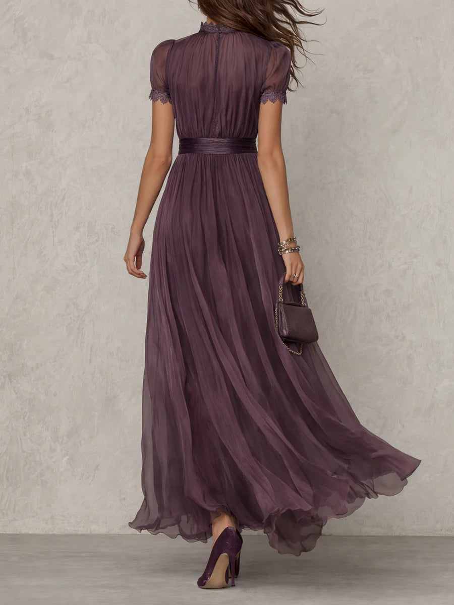 Cynthy – Rochie Lungă în Nuanțe de Prune Cu Dantelă
