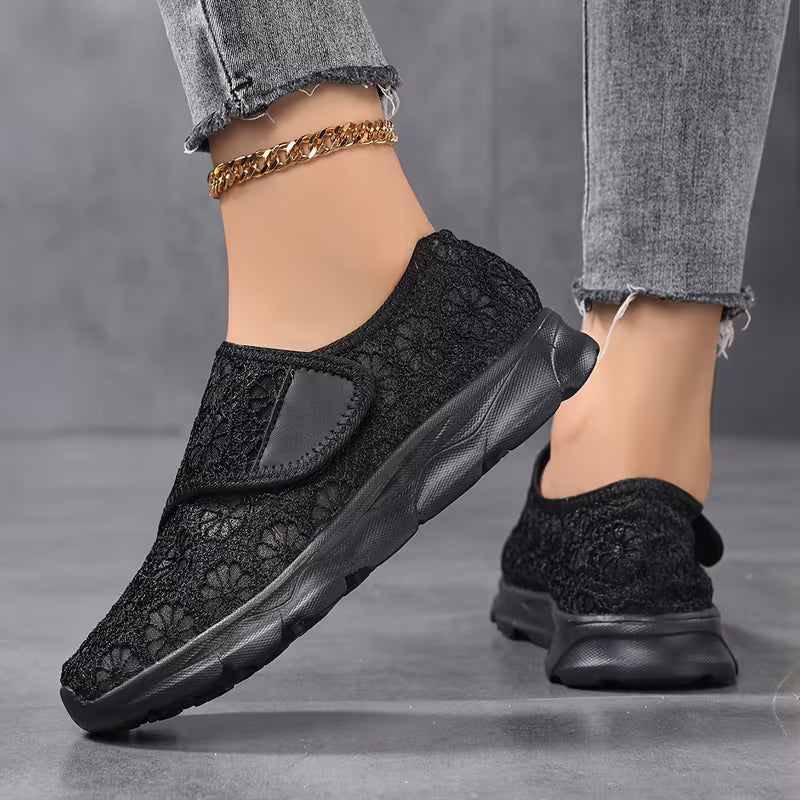 Sabyne - Adidași cu Dantelă Florală și închidere cu Velcro