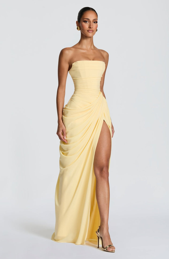 Sabrina - Rochie lungă fără Bretele, cu Decupaj Lateral și Croială Sculpturală