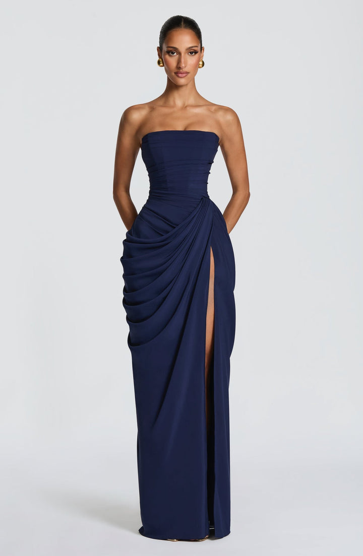 Sabrina - Rochie lungă fără Bretele, cu Decupaj Lateral și Croială Sculpturală