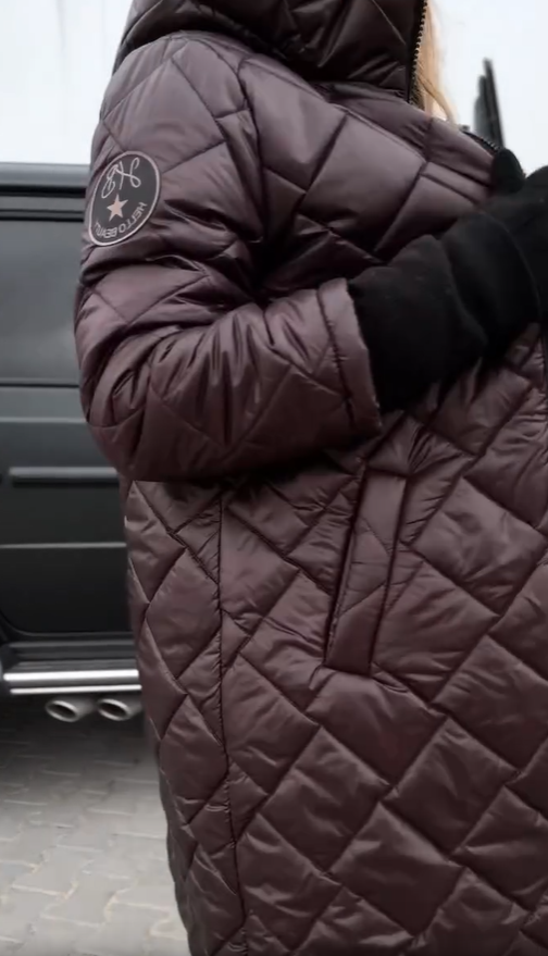 Kureha - Jacheta Elegantă Matlasată Cu Glugă și Fermoar
