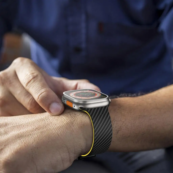 FuryBand -  Curea Fury din fibră de carbon pentru Ceas Apple