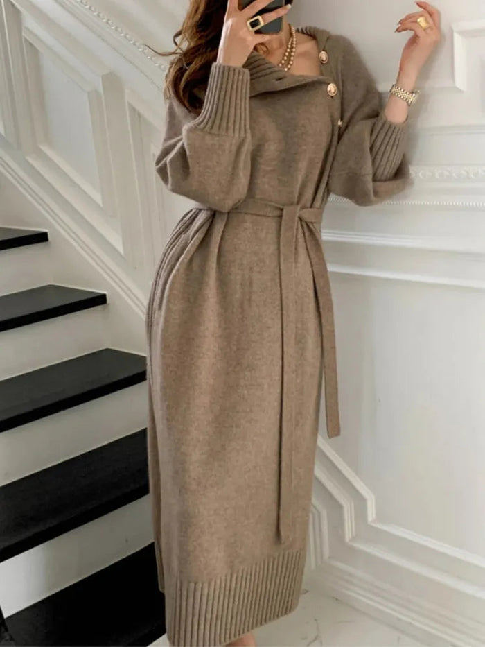 Nassra - Rochie Elegantă Cu Guler Rulat