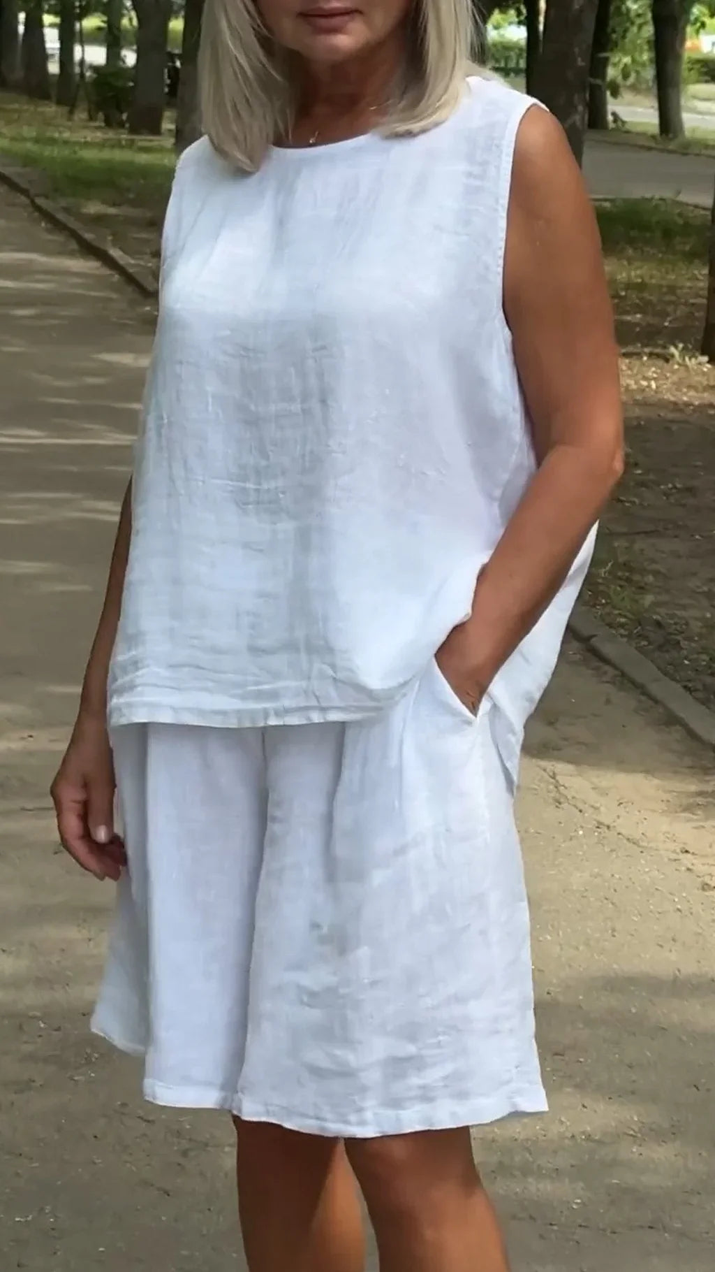Jileana - Bluză Fără Mâneci Din Material Respirabil și Pantaloni Scurți Largi