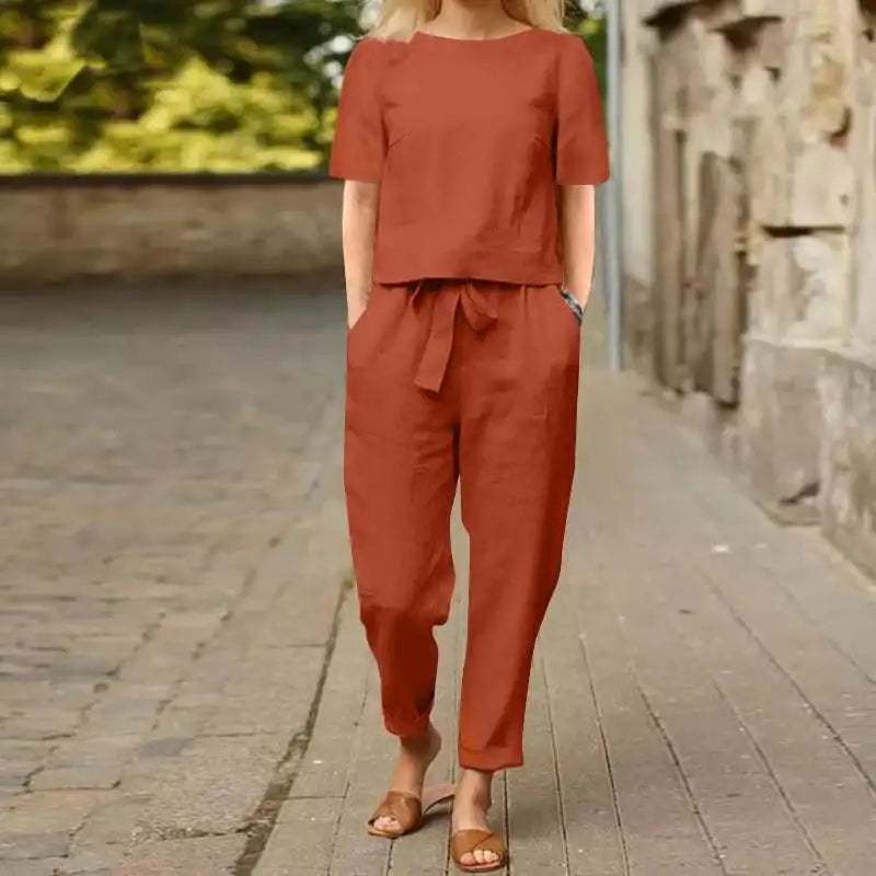 Kiyomi - Set cu Bluză cu Mâneci Scurte și Pantaloni