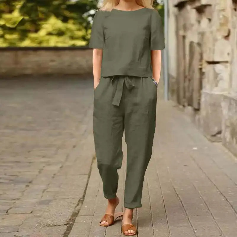 Kiyomi - Set cu Bluză cu Mâneci Scurte și Pantaloni
