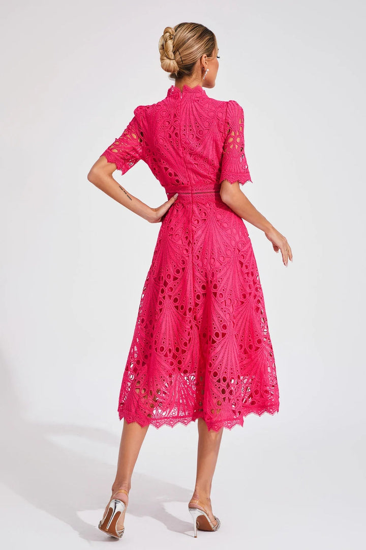 Vorelle - Rochie Casual cu Mâneci Scurte și Broderie Florală