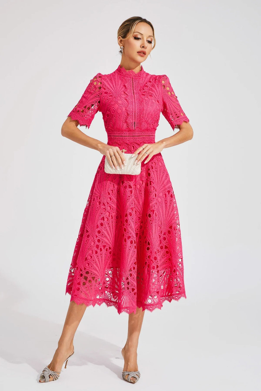 Vorelle - Rochie Casual cu Mâneci Scurte și Broderie Florală