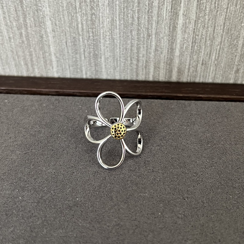 Nakoa - Inel din Argint Sterling cu Petale  Inspirat de Soare
