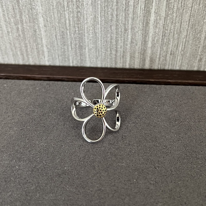 Nakoa - Inel din Argint Sterling cu Petale  Inspirat de Soare