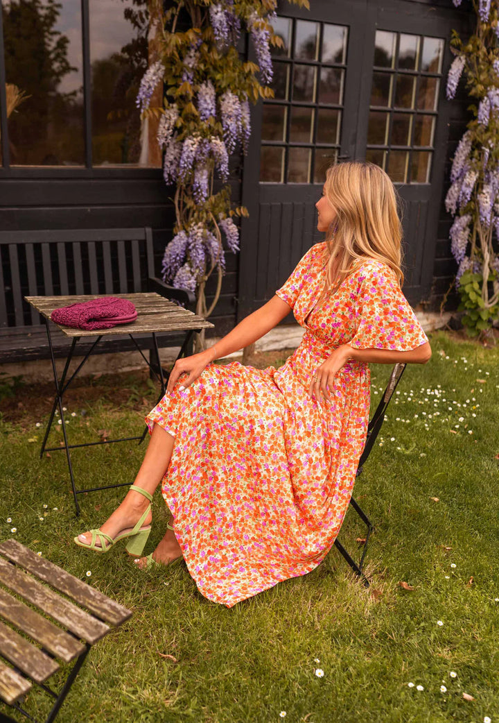 Sampaio – Rochie Elegantă Cu Decolteu în V și Imprimeu Floral