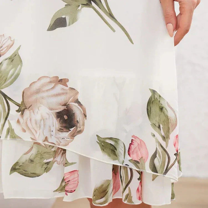 Merita - Rochie Elegantă Din Sifon Cu Petale