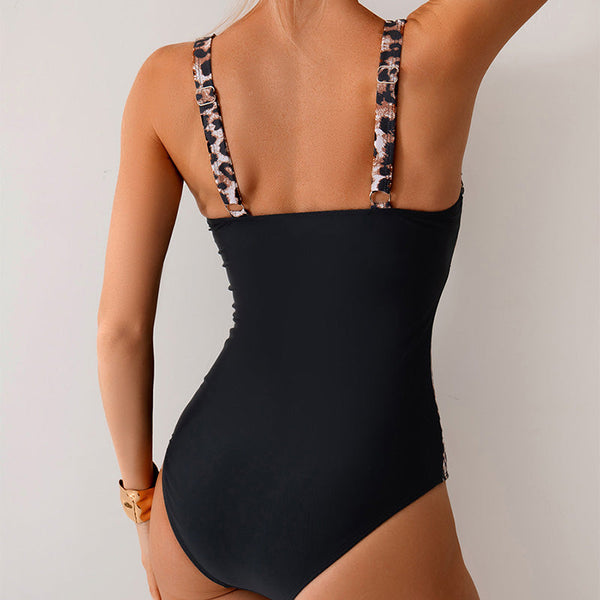 Mercan – Costum de Baie Dintr-o Singură Piesă cu Decupaj în Față