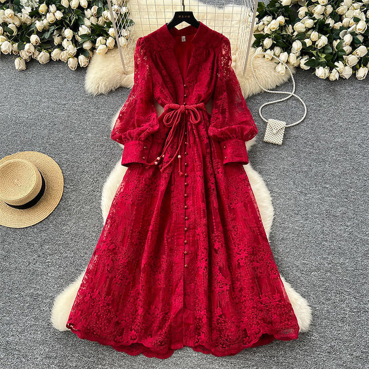 Roslyn - Rochie Lungă Brodată Cu Mâneci Lungi Bufante