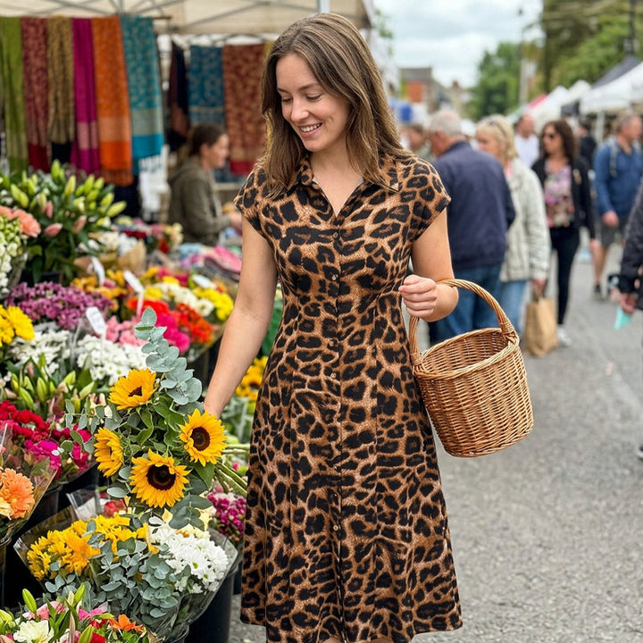 Ameerah – Rochie Elegantă Cu Imprimeu Leopard