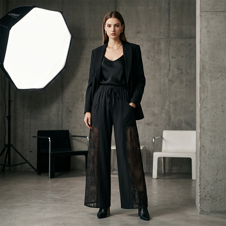Qerina - Pantaloni Cu Inserții Delicate Din Dantelă Cu Motive Florale