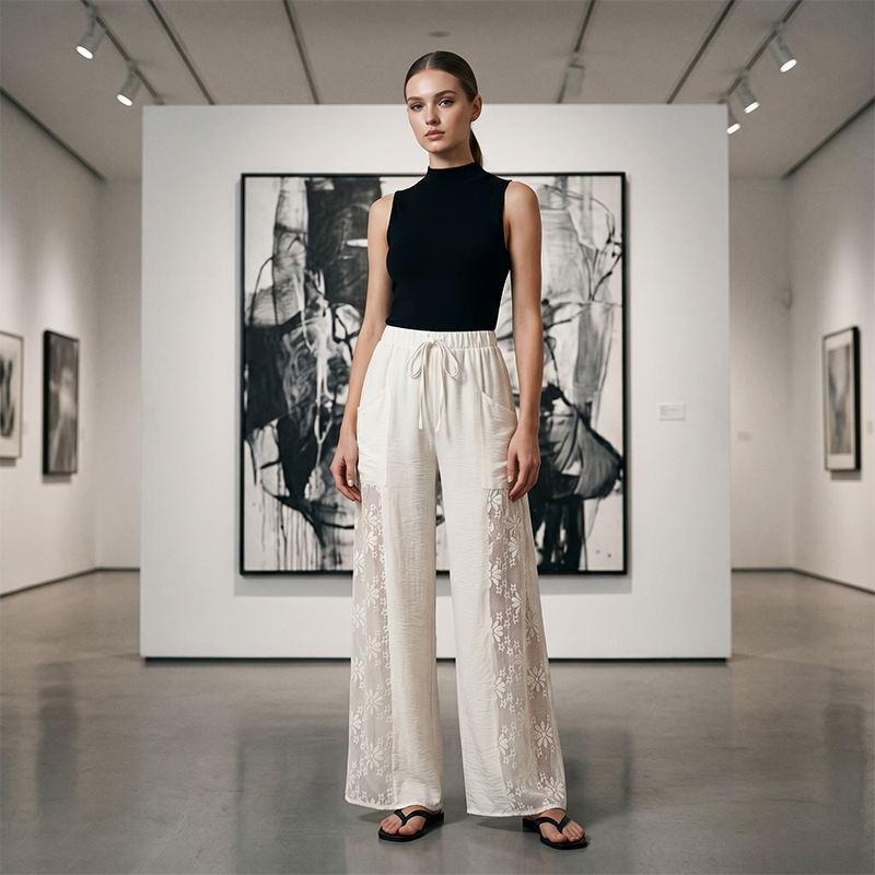 Qerina - Pantaloni Cu Inserții Delicate Din Dantelă Cu Motive Florale