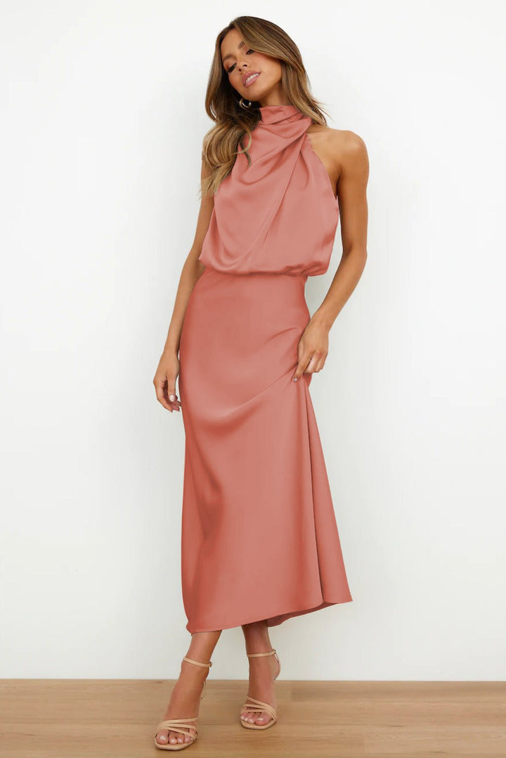 Aukje – Rochie Lungă Elegantă Din Satin Fără Mâneci
